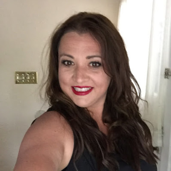 Meet your Posher, Erin - Picture 3 of 3